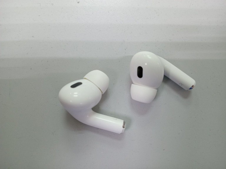 Apple airpods pro 2nd generation with magsafe charging case usb-c Код:01-201147101. Зображення 6