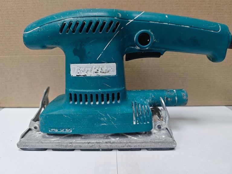 Дешево Makita bo3700 з ломбарду