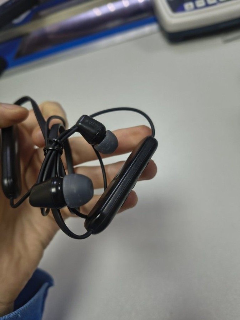 Дешиво Sony wi-c100 с ломбарда