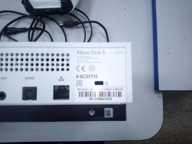 Дешиво Microsoft Xbox One S 500GB с ломбарда