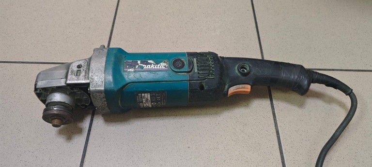 Купить Makita 9227CB Б/У