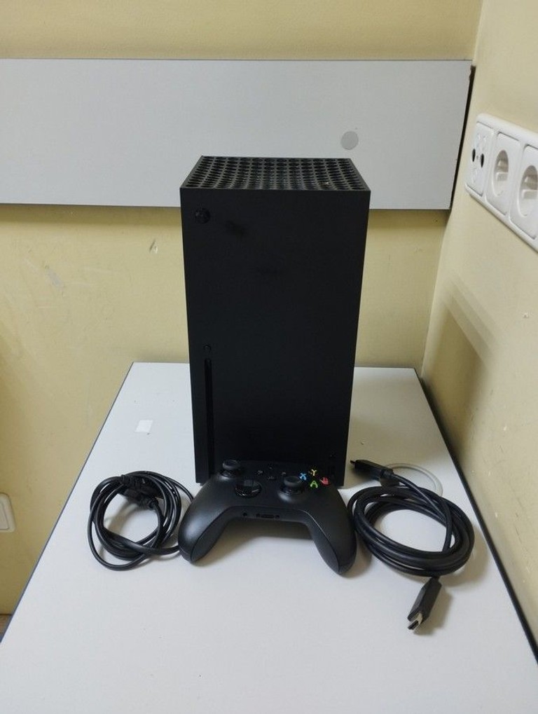 Купить Microsoft xbox series x 1tb Б/У