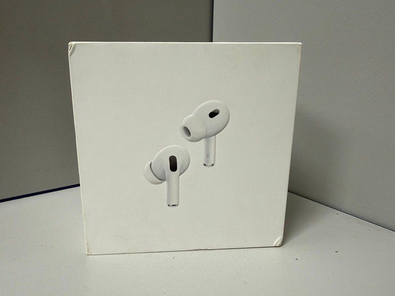 Купить Apple airpods pro 2nd generation with magsafe charging case usb-c Б/У