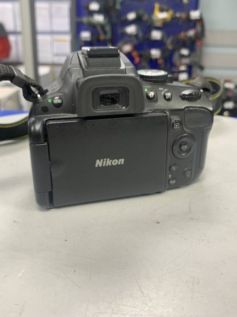 Nikon D5100 body