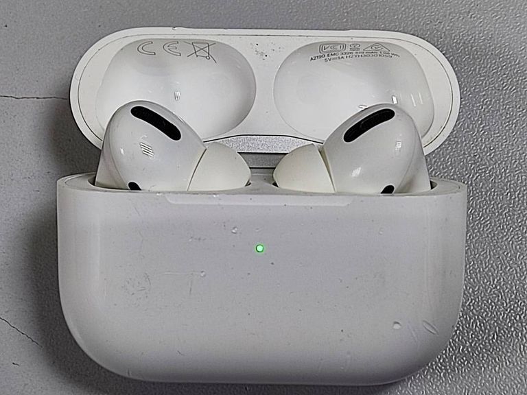 Apple AirPods Pro (MWP22)