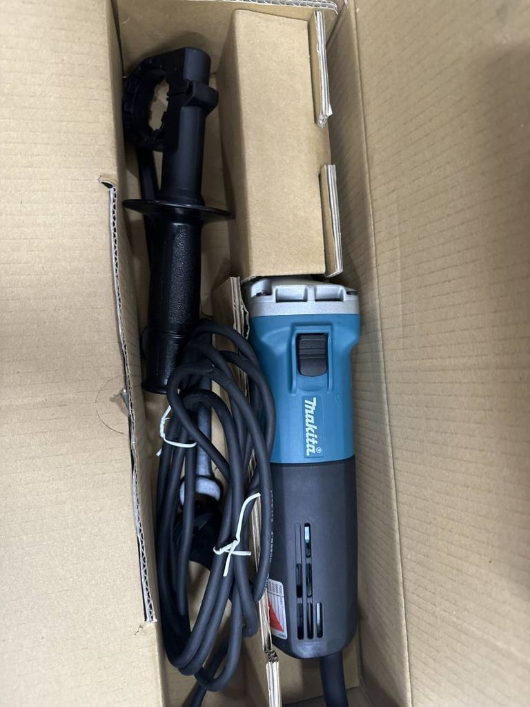 Makita GD0810C