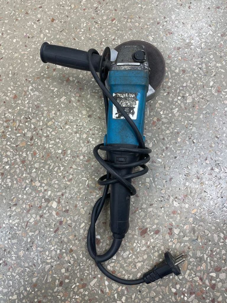 Makita ga6020