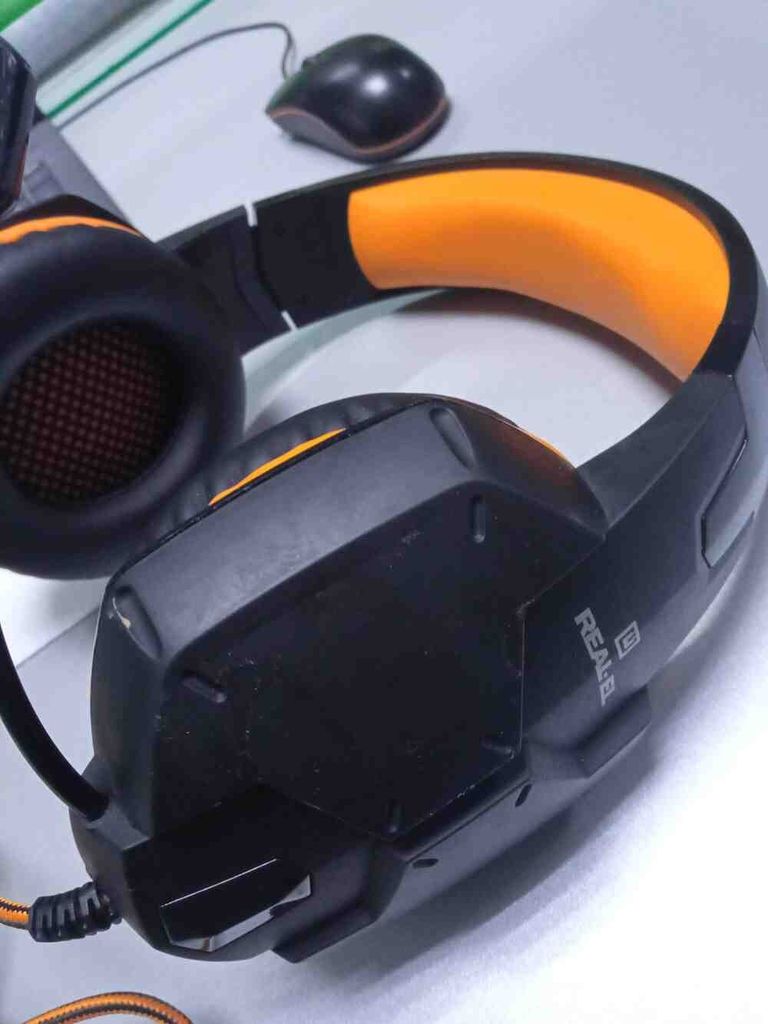 Купити Real-El gdx-7700 Б/У