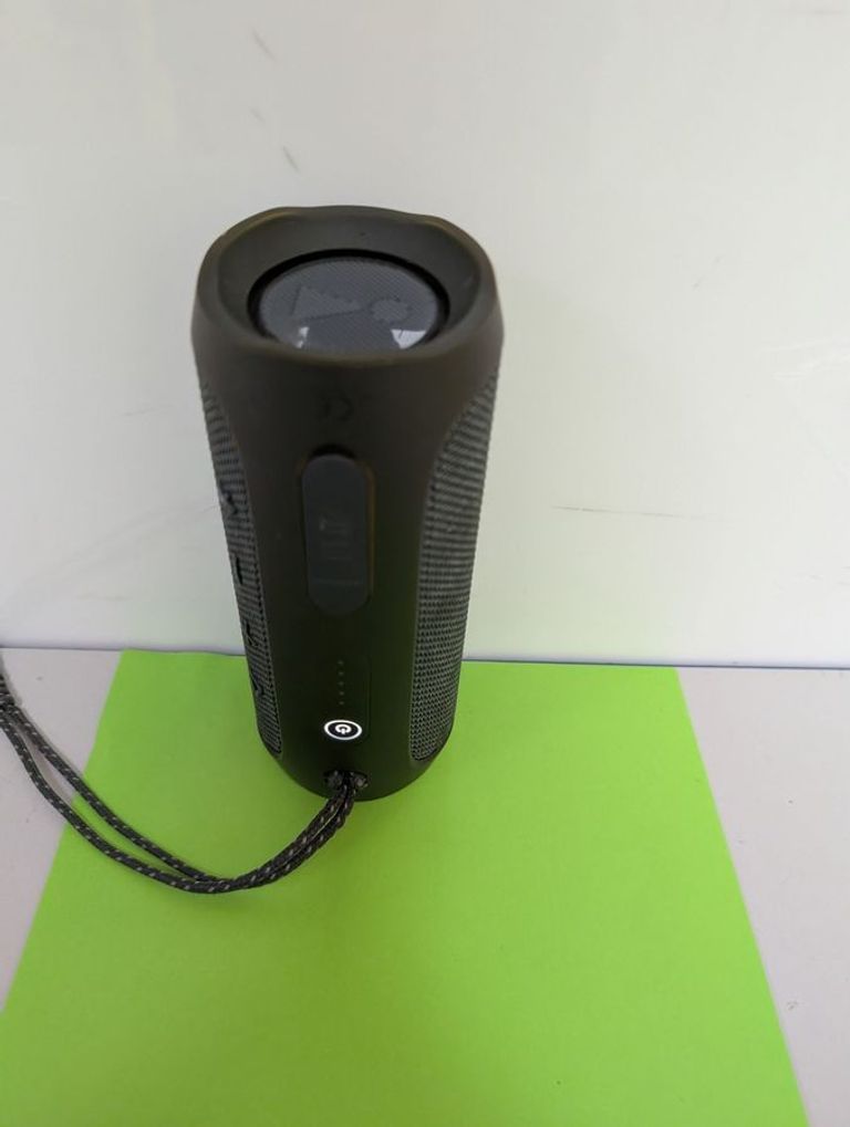 Купить Jbl flip essential 2 Б/У