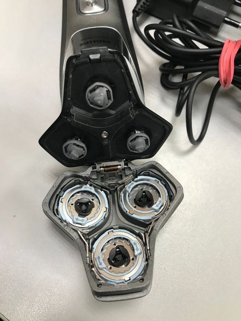 Розпродаж Philips Shaver Series 9000 S9975/55, продавець Техноскарб