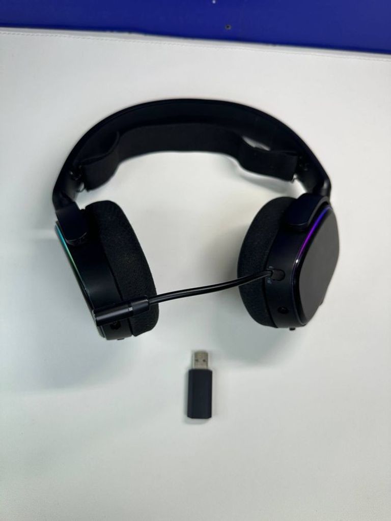 Оголошення Hator phoenix wireless rgb tri-mode Б/У