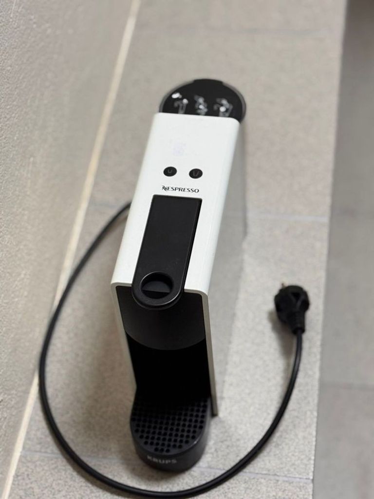 Оголошення Krups nespresso essenza mini xn110b Б/У