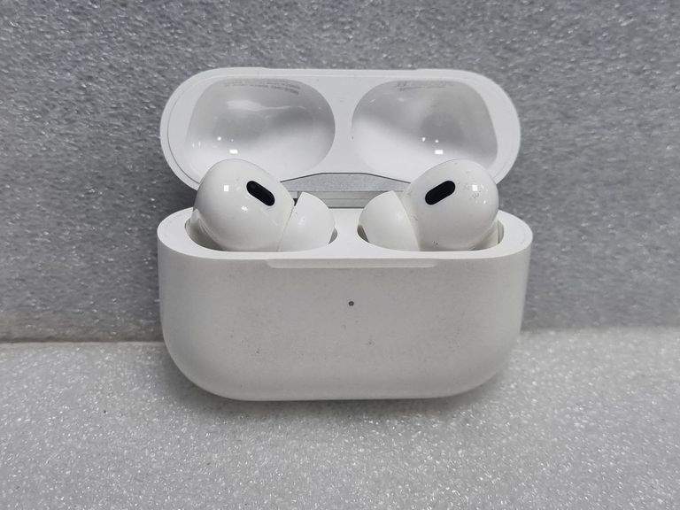 Купить Apple airpods pro 2nd generation with magsafe charging case usb-c Б/У