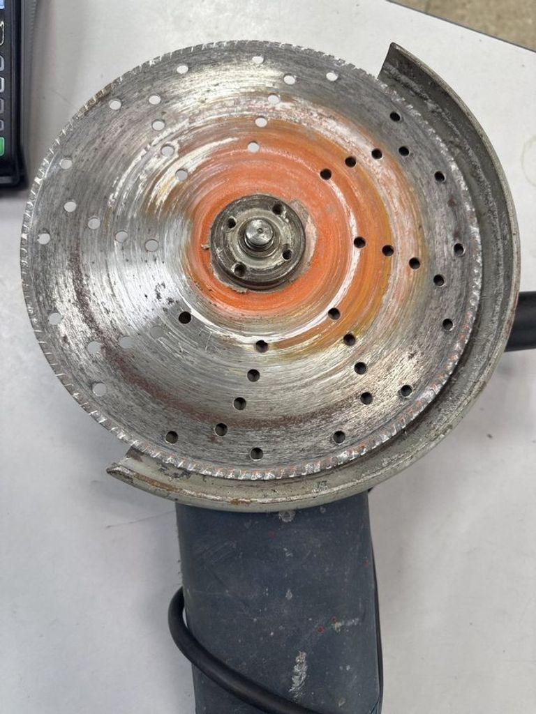 Дешево Bosch GWS 22-230 JH (0601882203) з ломбарду