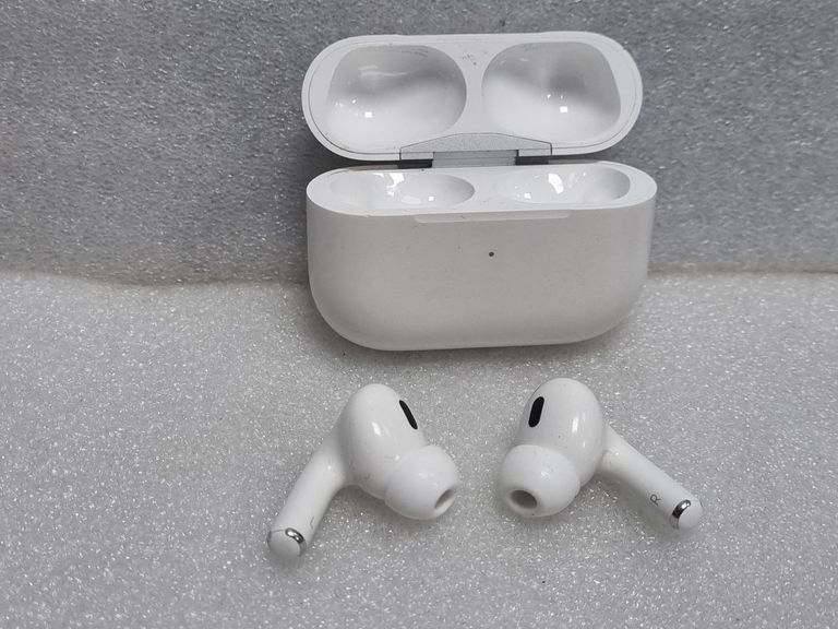 Оголошення Apple airpods pro 2nd generation with magsafe charging case usb-c Б/У