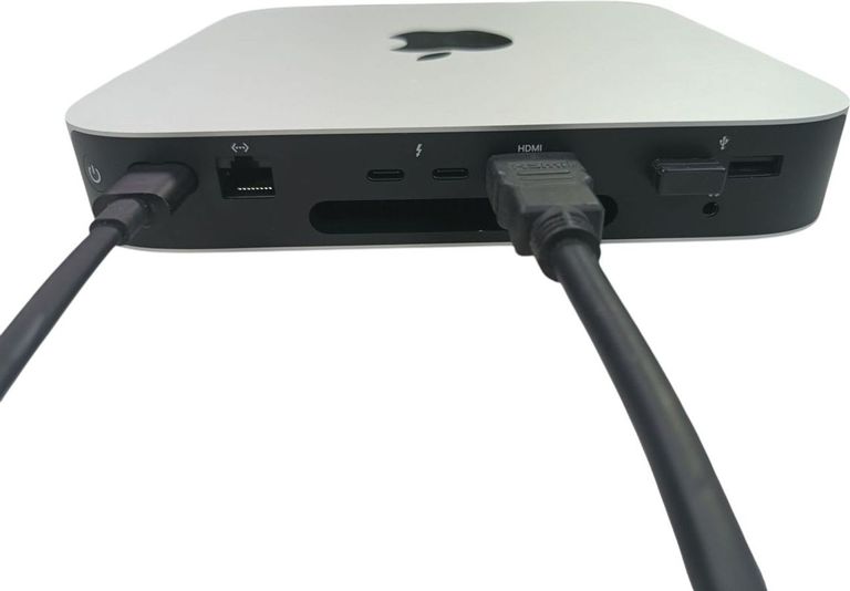 Дешево Apple mac mini a2686 mmfj3 m2/8core/ram 8gb/ssd256gb з ломбарду