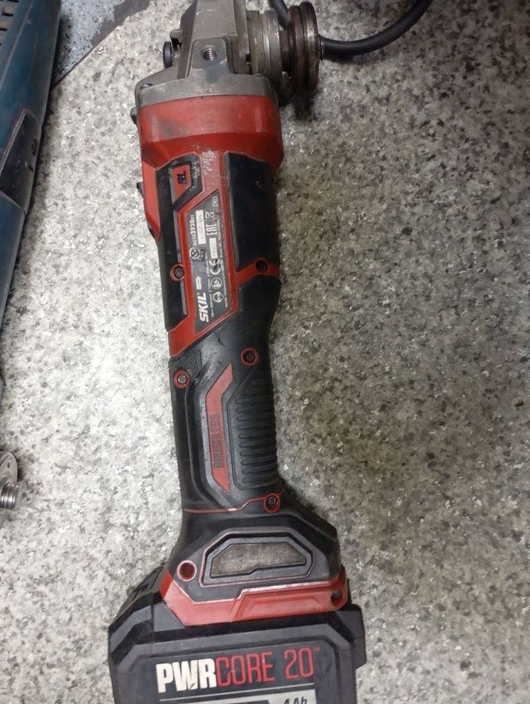 Дешиво Skil ag1e3930 + 1акб 4ah + зп с ломбарда