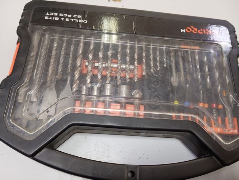 Купити Dnipro-M impact 62 pcs набір біт та свердл, 62 шт. Б/У