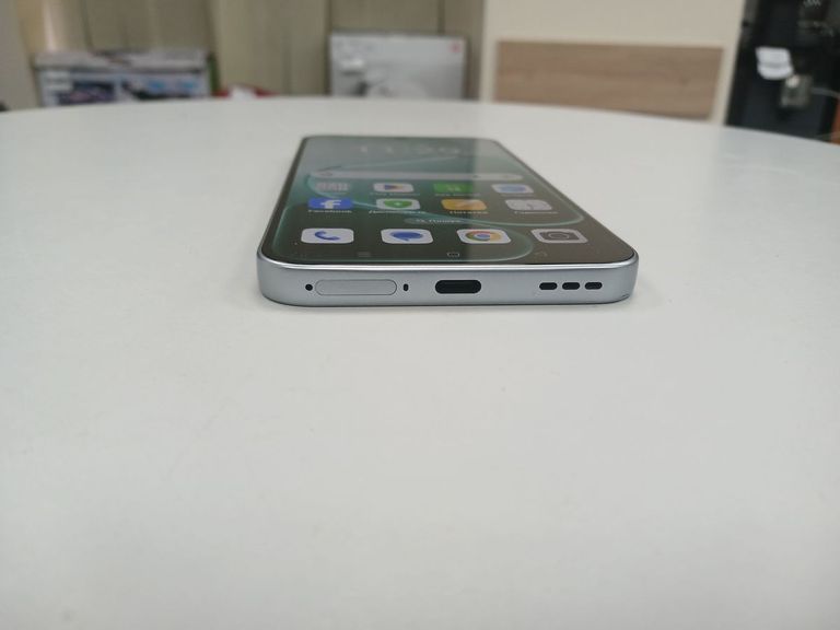 Дешиво Oppo a6 pro 4g 8/256gb с ломбарда