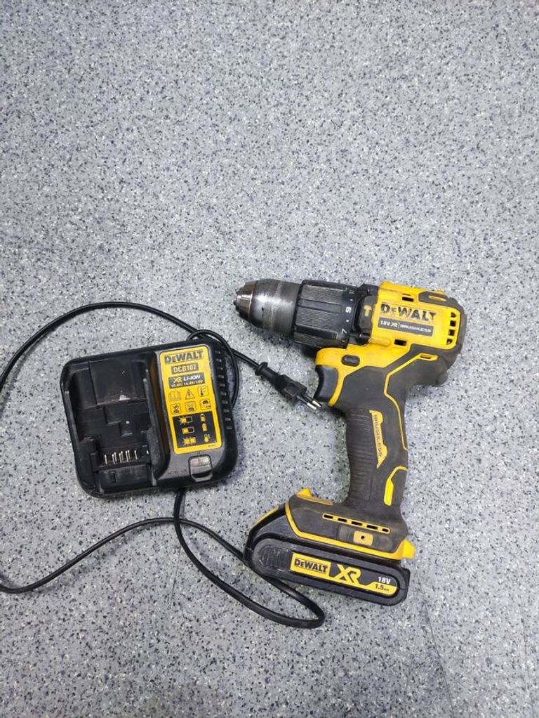 Дешево Dewalt dcd709 1акб 1.5ah зп з ломбарду