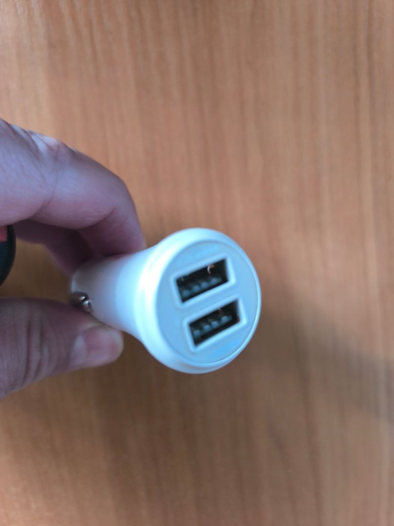 Оголошення США 3.1A 12W Автомобільна зарядка в прикурювач USB зарядний пристрій авто на 2 порта подвійна для планшета і телефона Б/У