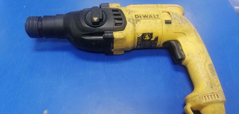 Оголошення Dewalt d25033 Б/У