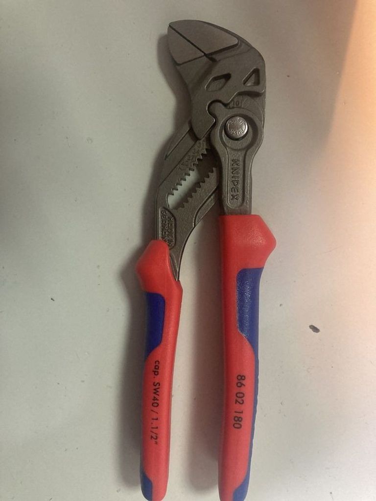 Розпродаж Knipex 86 02 180, продавець Техноскарб