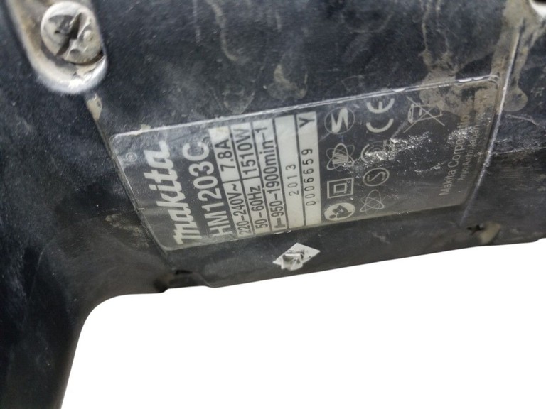 Дешиво Makita HM1203C с ломбарда