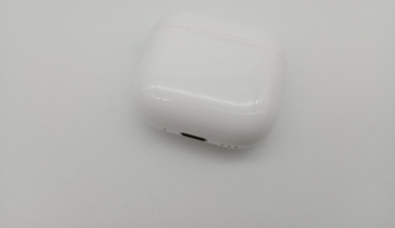 Купити Apple airpods 4 with active noise cancellation Б/У