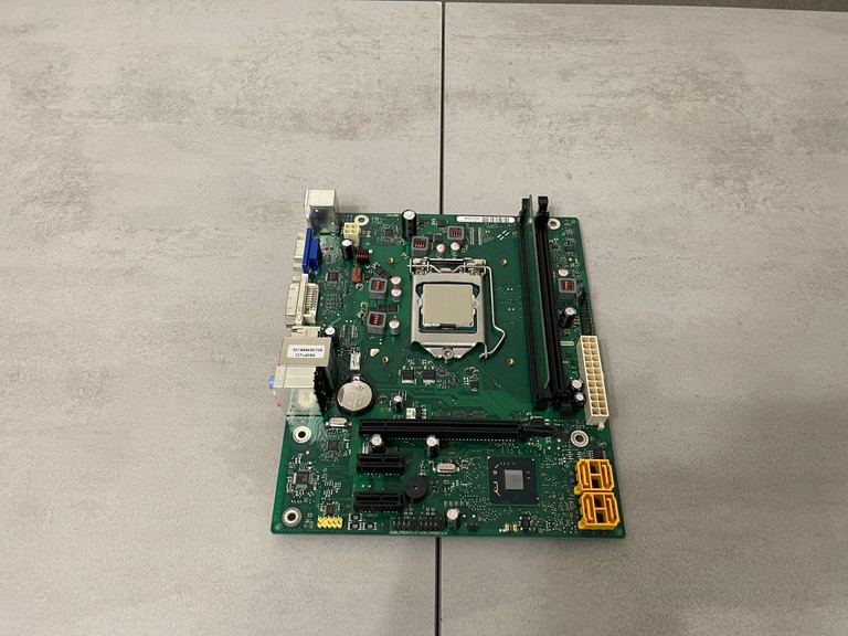 Дешево Gigabyte GA-B85M-HD3G (Socket 1150, Intel B85) + Intel Core i5-4460 з ломбарду