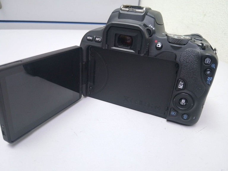 Canon eos 200d + ef-s 18-55mm f/3,5-5,6 dc iii Код:01-200971986. Изображение 5
