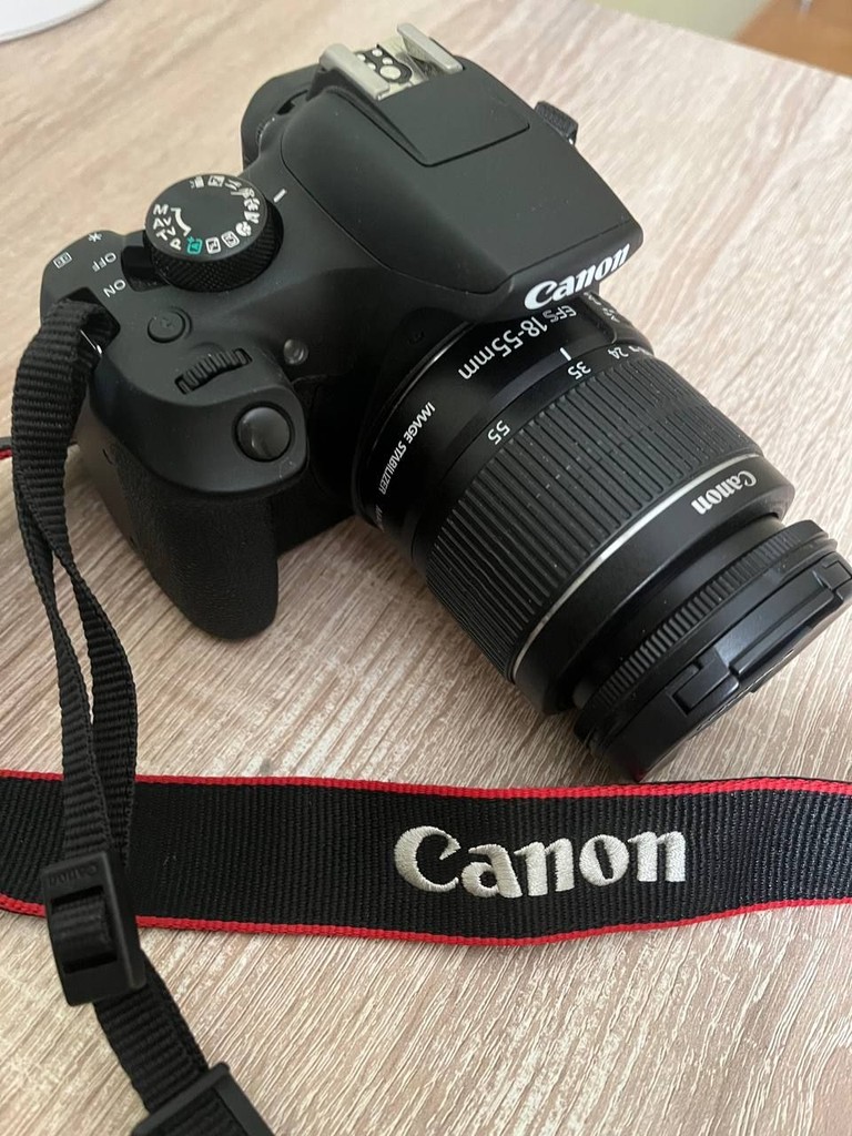 Купити Canon EOS 1300D kit (18-55mm) EF-S IS II Б/У