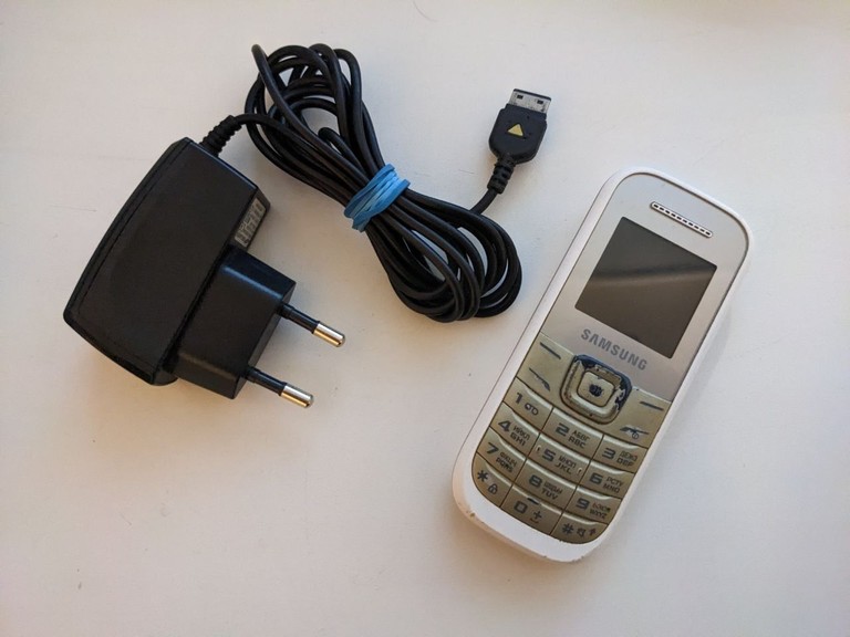 Купити Samsung e1200 Б/У