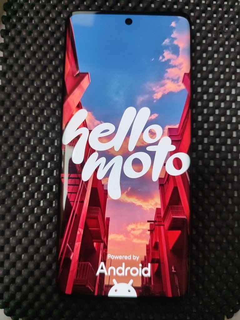 Распродажа Motorola xt2205-1 edge 40 8/256gb, продавец Техноскарб