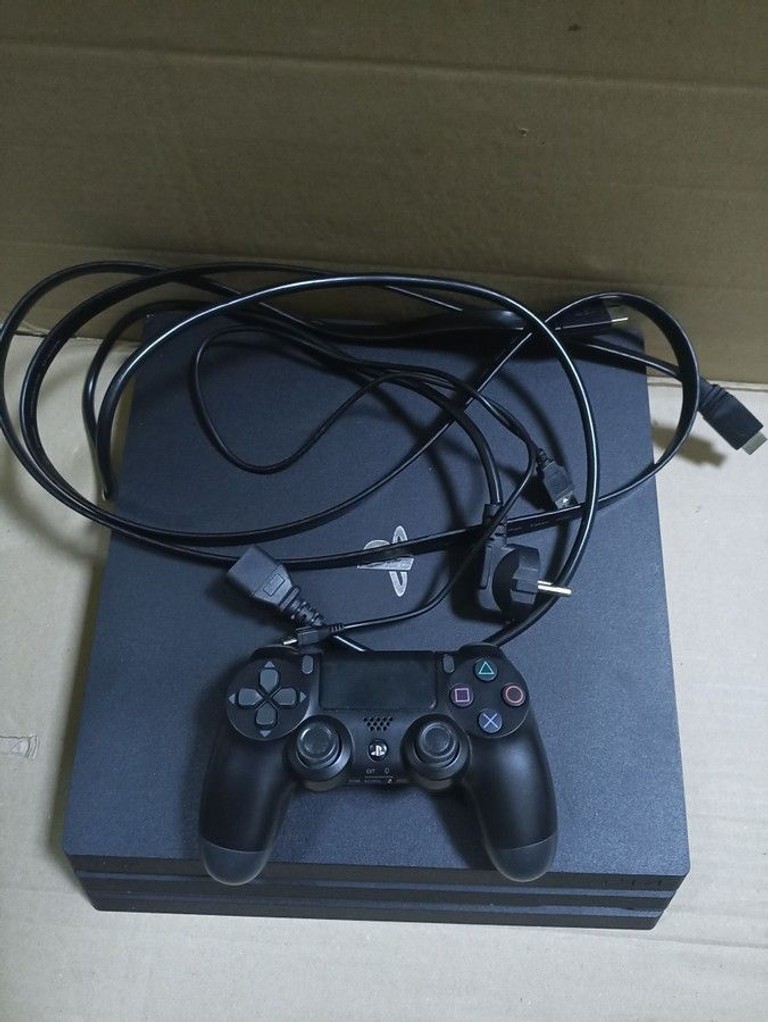 Дешиво Sony playstation 4 pro 1tb с ломбарда