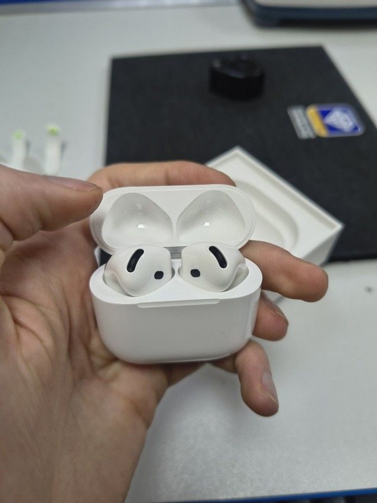 Объявление Apple airpods 4 with active noise cancellation Б/У