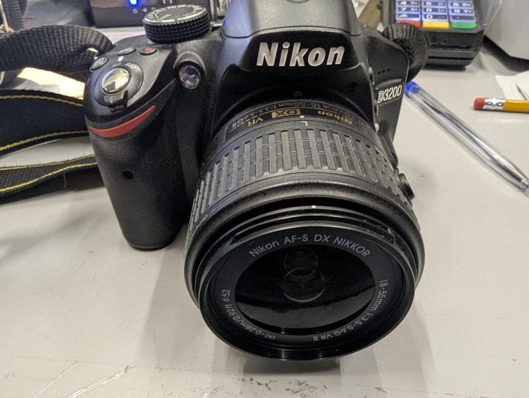 Купить Nikon d3200 / nikkor 18-55 3.5-5.6g vr Б/У