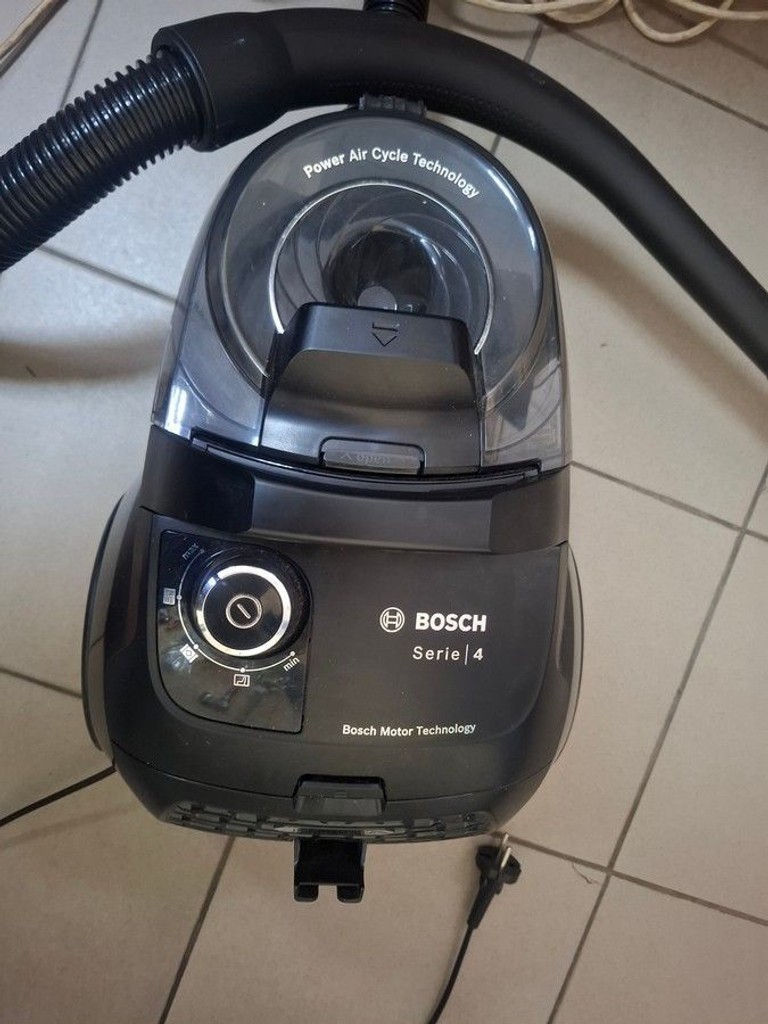 Купить Bosch Serie 4 BGC21X200 Б/У