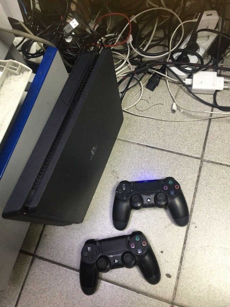 Дешиво Sony playstation 4 slim 500gb с ломбарда