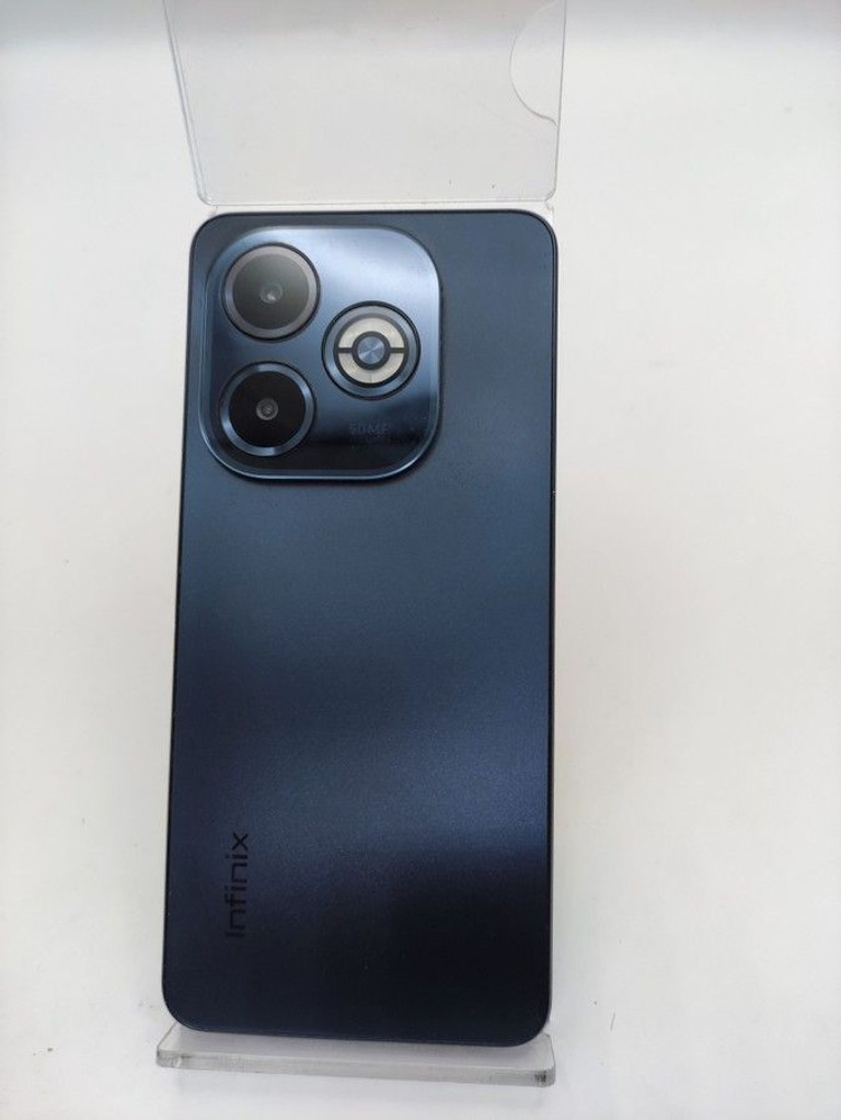 Дешиво Infinix smart 8 plus 4/128gb с ломбарда