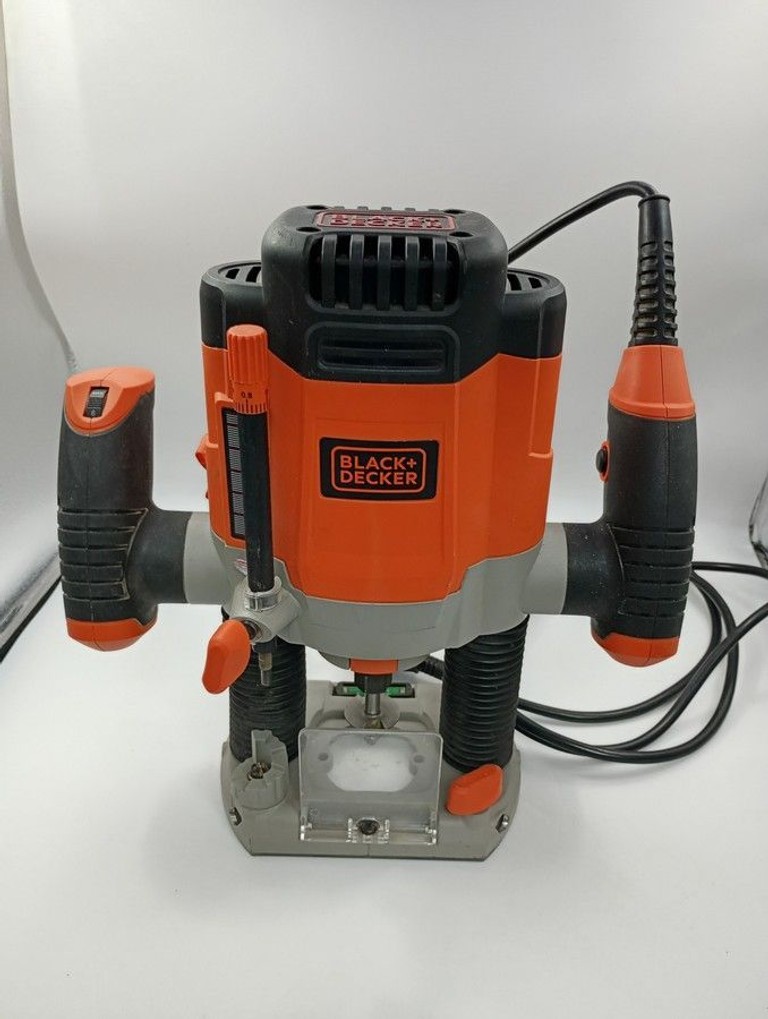 Розпродаж Black&Decker kw1200e, продавець Техноскарб