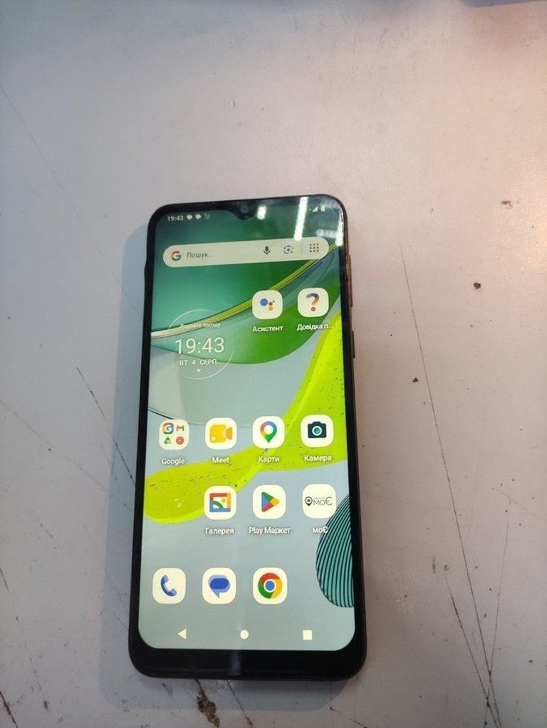 Купити Motorola moto e13 2/64gb Б/У