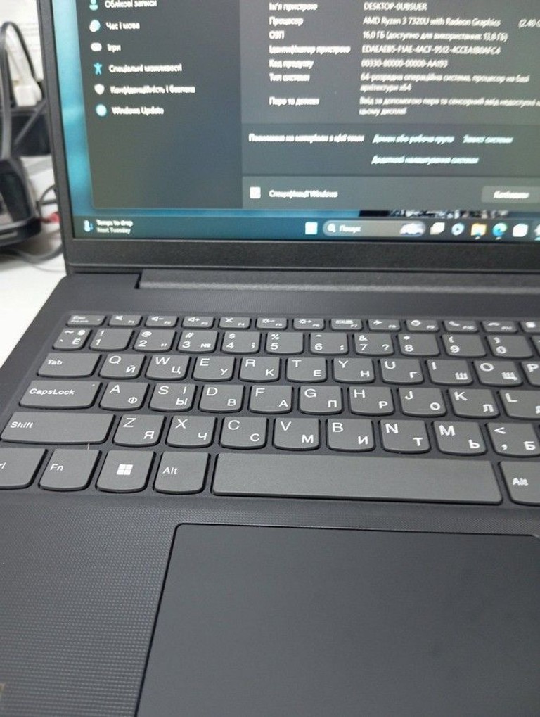 Дешево Lenovo 15/ryzen 3 7320u ddr5/16gb ddr5/hdd *відсутній/ssd 512 gb/*інтегрована з ломбарду