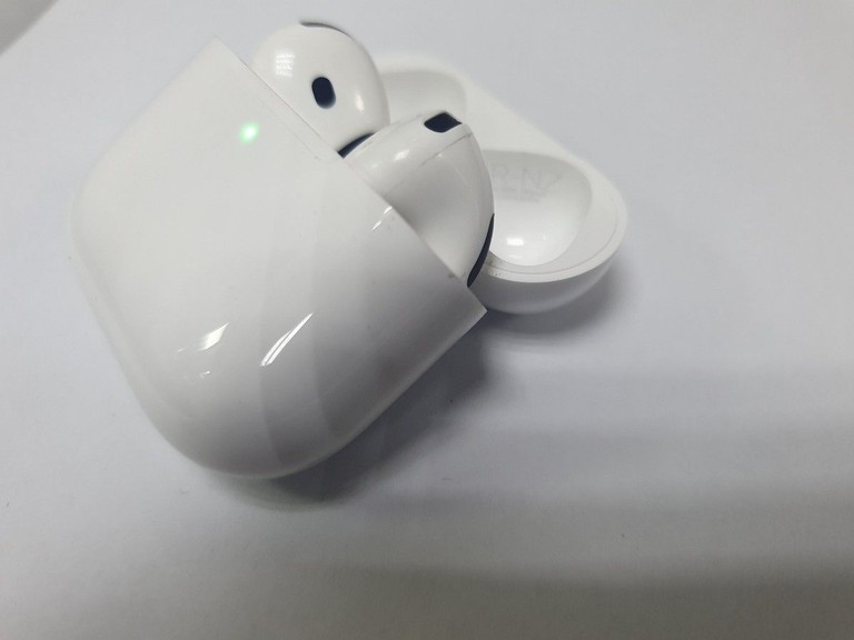 Дешево Apple airpods 4 з ломбарду