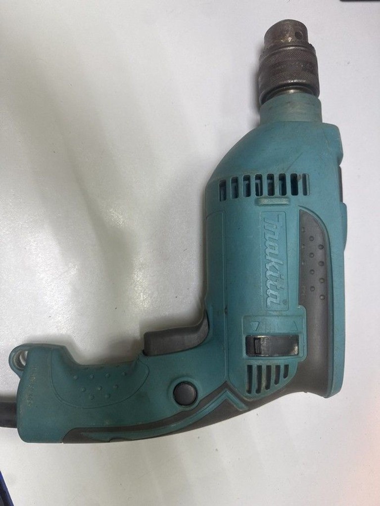Дешево Makita HP1640 з ломбарду