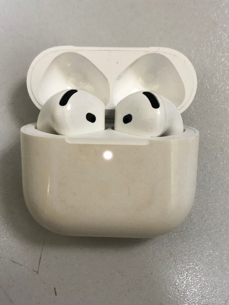 Дешево Apple airpods 4 з ломбарду