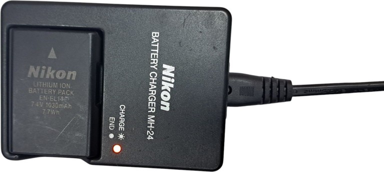 Розпродаж Nikon d3200 nikon nikkor af-s 18-55mm f/3.5-5.6g vr dx, продавець Техноскарб
