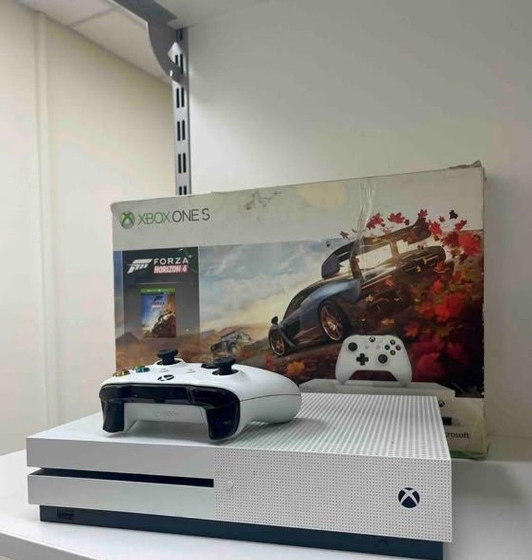 Купити Microsoft Xbox One S 1TB Б/У