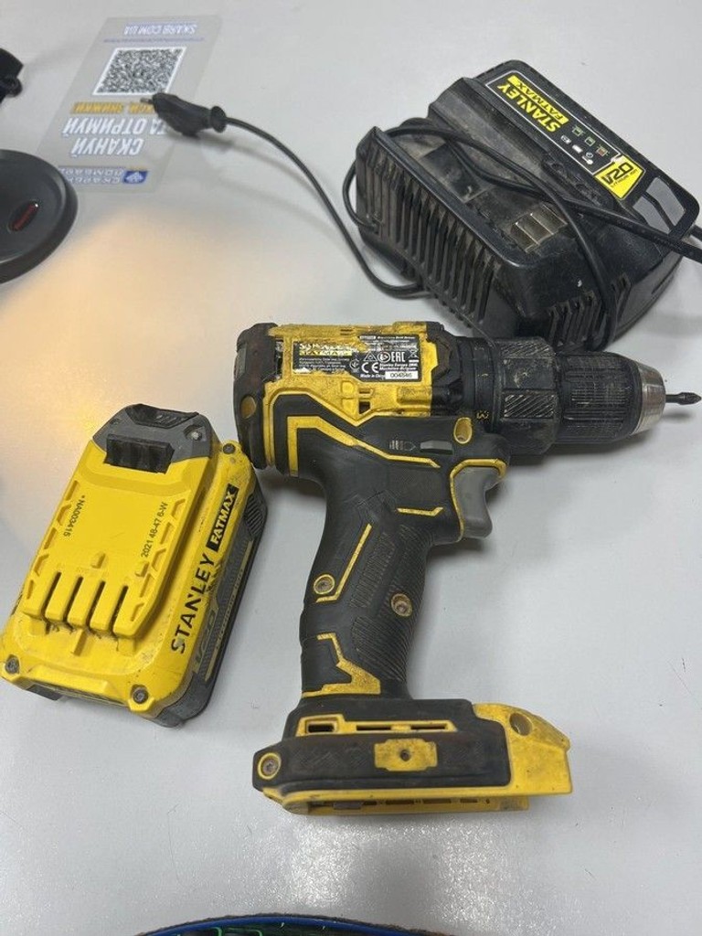 Дешиво Stanley SFMCD710D2K с ломбарда