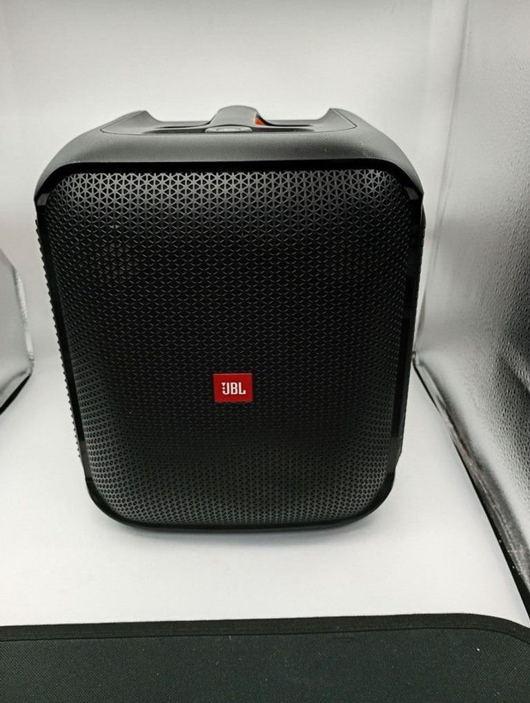 Купить Jbl partybox encore essential Б/У